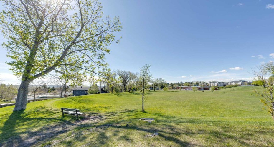 1055 72 Avenue, Calgary, Alberta T2K 5S4, 3 Bedroom Bedrooms, 0 ,2 BathroomBathrooms,Residential,For Sale,72,0,A2312049
