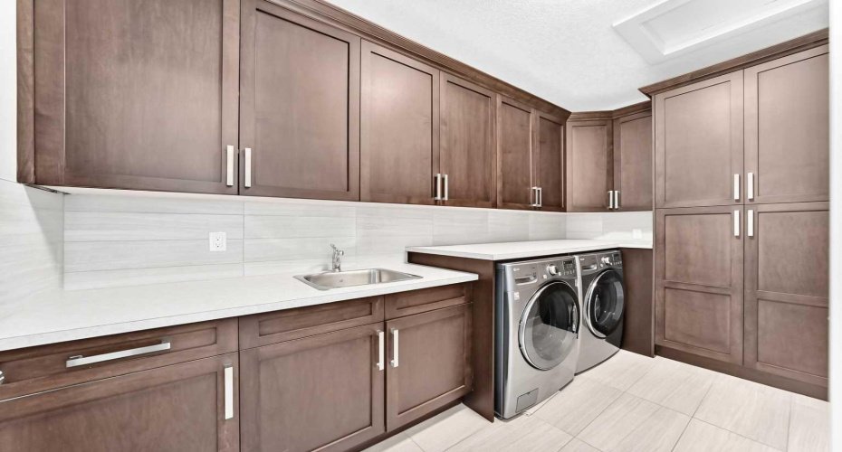 30 Wexford Way, Calgary, Alberta T3H 0H1, 6 Bedroom Bedrooms, 0 ,4 BathroomBathrooms,Residential,For Sale,Wexford,0,A2327831