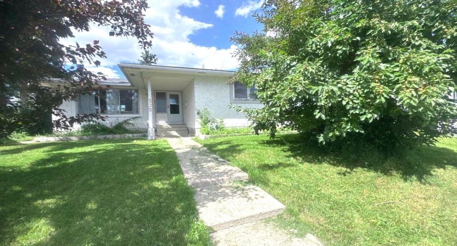 235 Penbrooke Close, Calgary, Alberta T2A 3N9, 7 Bedroom Bedrooms, 0 ,3 BathroomBathrooms,Residential,For Sale,Penbrooke,0,A2328465