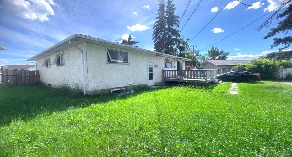 235 Penbrooke Close, Calgary, Alberta T2A 3N9, 7 Bedroom Bedrooms, 0 ,3 BathroomBathrooms,Residential,For Sale,Penbrooke,0,A2328465
