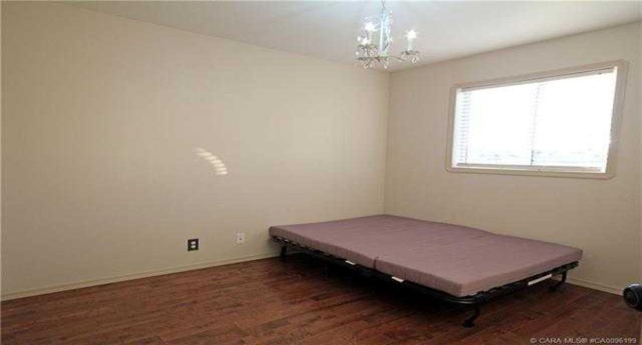 4 Horne Close, Sylvan Lake, Alberta T4S 0C4, 4 Bedroom Bedrooms, 0 ,2 BathroomBathrooms,Residential,For Sale,Horne,0,A2328470