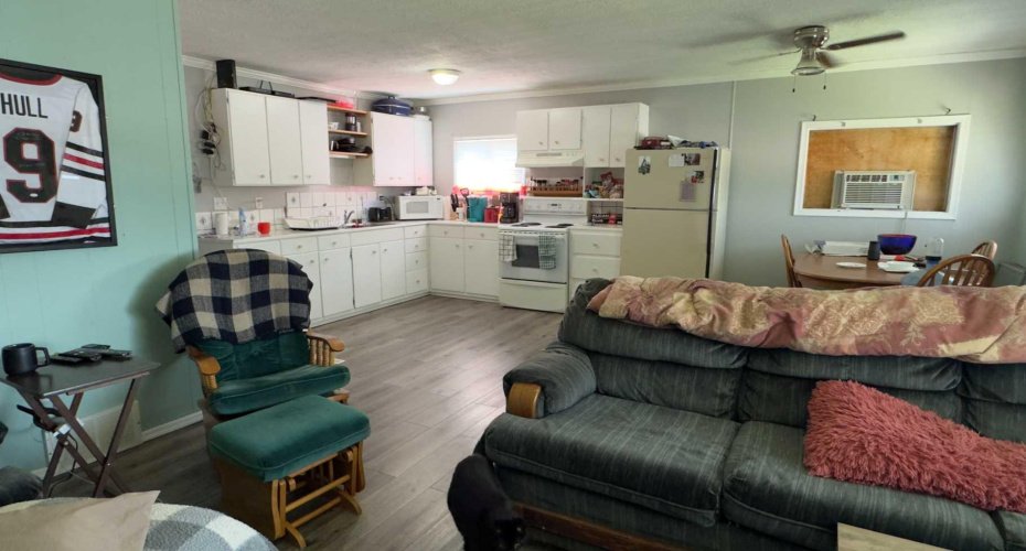 39 Rydberg Street, Hughenden, Alberta T0B 2E0, 2 Bedroom Bedrooms, 0 ,1 BathroomBathrooms,Residential,For Sale,Rydberg,0,A2240493
