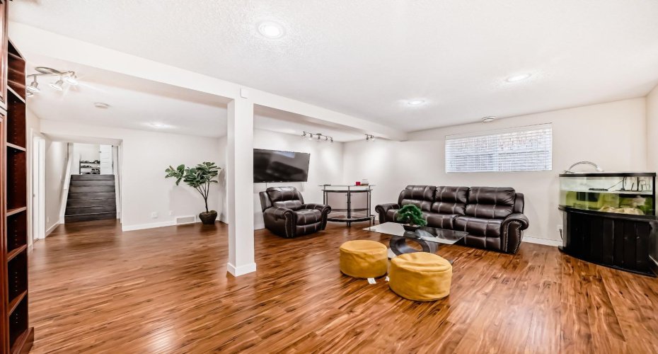 612 Montgomery Close, High River, Alberta T1V0B7, 3 Bedroom Bedrooms, 0 ,3 BathroomBathrooms,Residential,For Sale,Montgomery,0,A2293601