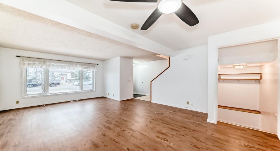 255 Falshire Way, Calgary, Alberta T3J 2B3, 3 Bedroom Bedrooms, 0 ,3 BathroomBathrooms,Residential,For Sale,Falshire,0,A2302353