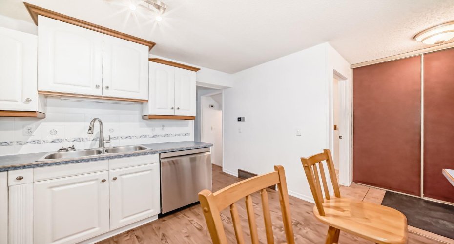 255 Falshire Way, Calgary, Alberta T3J 2B3, 3 Bedroom Bedrooms, 0 ,3 BathroomBathrooms,Residential,For Sale,Falshire,0,A2302353