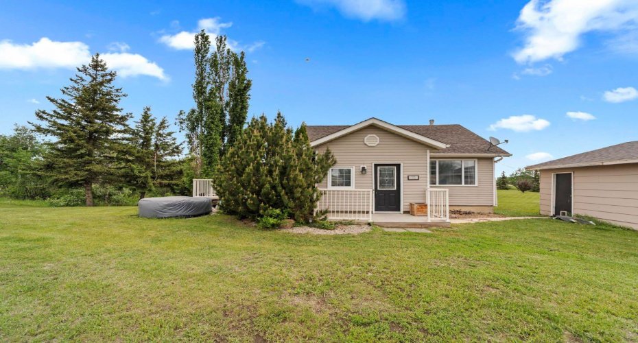 10 Railway Avenue, Rosalind, Alberta T0B3Y0, 3 Bedroom Bedrooms, 0 ,1 BathroomBathrooms,Residential,For Sale,Railway,0,A2321072