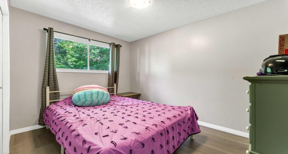 2257 Upland Drive, Medicine Hat, Alberta T1A 7K3, 0 , 0 ,0,Multi-family,For Sale,Upland,0,A2321614