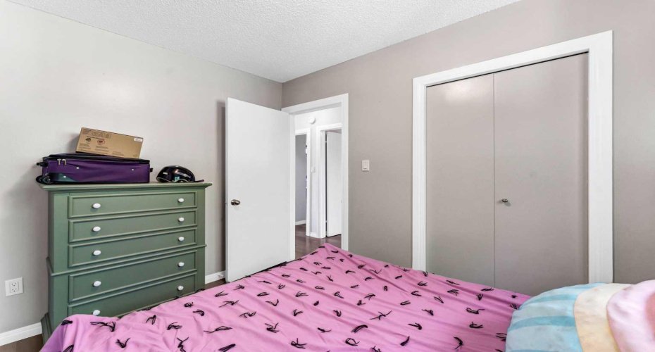 2257 Upland Drive, Medicine Hat, Alberta T1A 7K3, 0 , 0 ,0,Multi-family,For Sale,Upland,0,A2321614