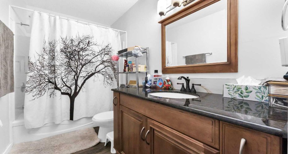 2257 Upland Drive, Medicine Hat, Alberta T1A 7K3, 0 , 0 ,0,Multi-family,For Sale,Upland,0,A2321614