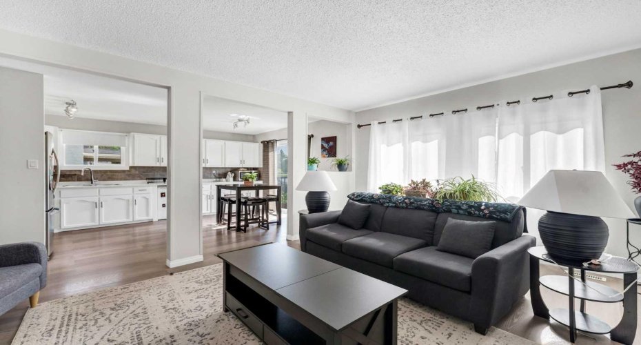 2257 Upland Drive, Medicine Hat, Alberta T1A 7K3, 0 , 0 ,0,Multi-family,For Sale,Upland,0,A2321614