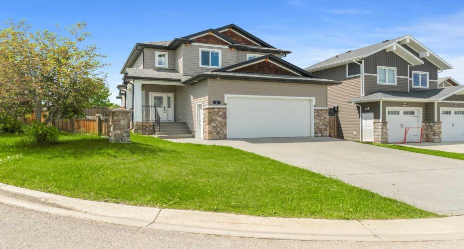 1 Cole Way, Sylvan Lake, Alberta T4S 0L6, 5 Bedroom Bedrooms, 0 ,4 BathroomBathrooms,Residential,For Sale,Cole Way,0,A2324799