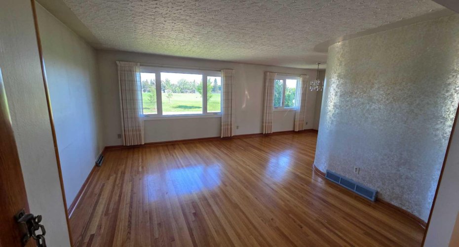 4907 10 Avenue, Calgary, Alberta T3C 0M3, 4 Bedroom Bedrooms, 0 ,2 BathroomBathrooms,Residential,For Sale,10,0,A2325185