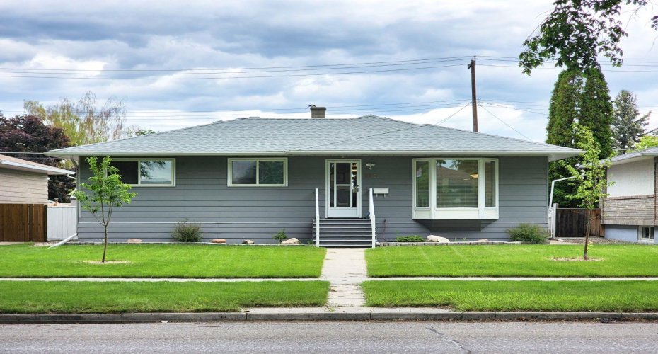 2211 10 Avenue, Lethbridge, Alberta T1K 0C3, 5 Bedroom Bedrooms, 0 ,3 BathroomBathrooms,Residential,For Sale,10,0,A2325221