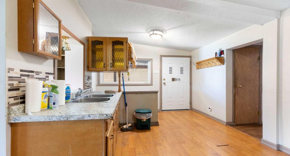 3819 1 Street, Calgary, Alberta T2E3E1, 2 Bedroom Bedrooms, 0 ,2 BathroomBathrooms,Residential,For Sale,1,0,A2325788