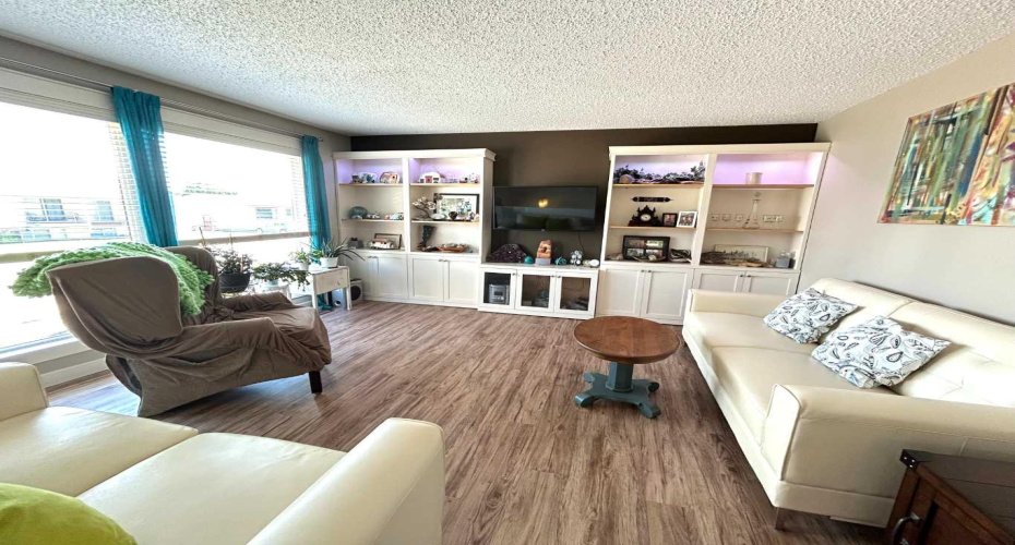 53 Carswell Road, Medicine Hat, Alberta T1B1L9, 6 Bedroom Bedrooms, 0 ,3 BathroomBathrooms,Residential,For Sale,Carswell,0,A2326004