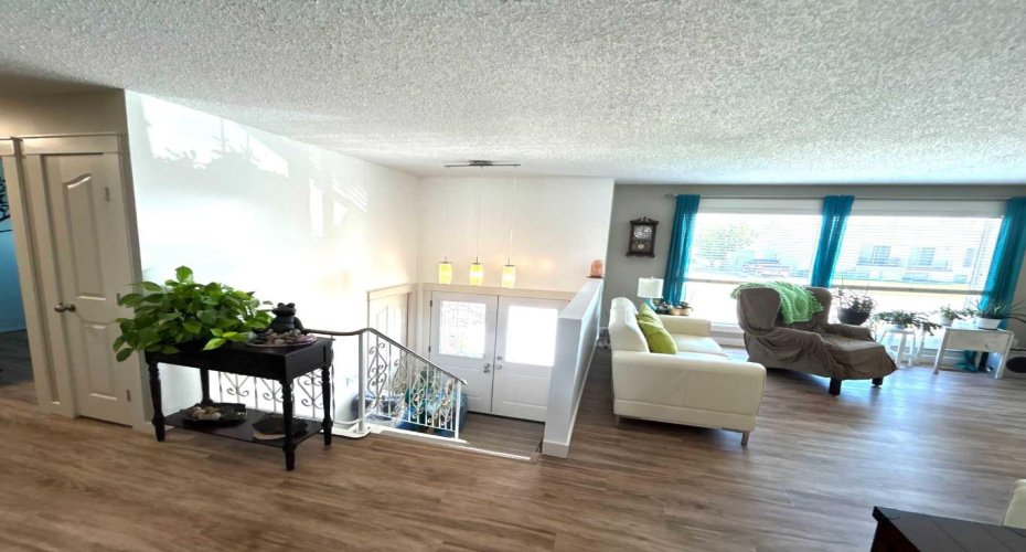 53 Carswell Road, Medicine Hat, Alberta T1B1L9, 6 Bedroom Bedrooms, 0 ,3 BathroomBathrooms,Residential,For Sale,Carswell,0,A2326004