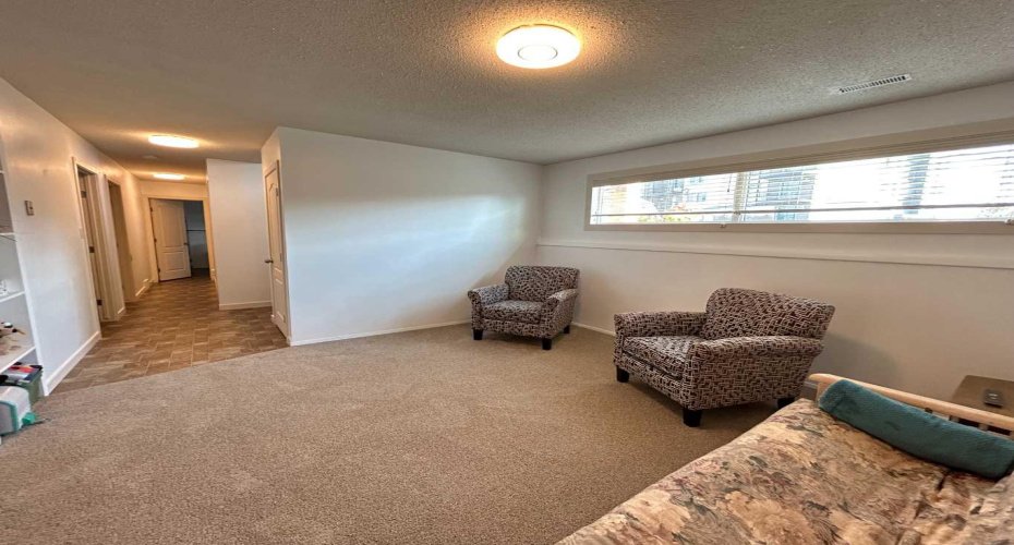 53 Carswell Road, Medicine Hat, Alberta T1B1L9, 6 Bedroom Bedrooms, 0 ,3 BathroomBathrooms,Residential,For Sale,Carswell,0,A2326004
