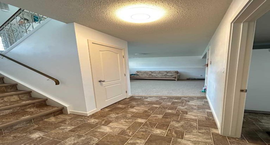 53 Carswell Road, Medicine Hat, Alberta T1B1L9, 6 Bedroom Bedrooms, 0 ,3 BathroomBathrooms,Residential,For Sale,Carswell,0,A2326004
