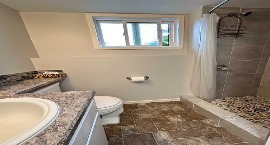 53 Carswell Road, Medicine Hat, Alberta T1B1L9, 6 Bedroom Bedrooms, 0 ,3 BathroomBathrooms,Residential,For Sale,Carswell,0,A2326004