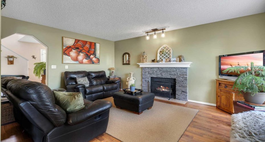 626 Saddlecreek Way, Calgary, Alberta T3J4A3, 3 Bedroom Bedrooms, 0 ,3 BathroomBathrooms,Residential,For Sale,Saddlecreek,0,A2326280