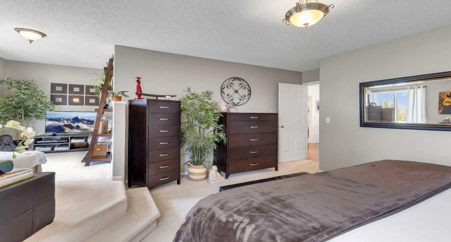 626 Saddlecreek Way, Calgary, Alberta T3J4A3, 3 Bedroom Bedrooms, 0 ,3 BathroomBathrooms,Residential,For Sale,Saddlecreek,0,A2326280