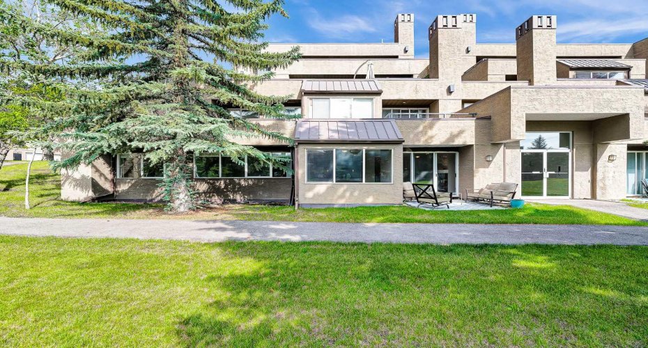 108 Village Heights, Calgary, Alberta T3H2L2, 2 Bedroom Bedrooms, 0 ,2 BathroomBathrooms,Residential,For Sale,Village,0,A2326576