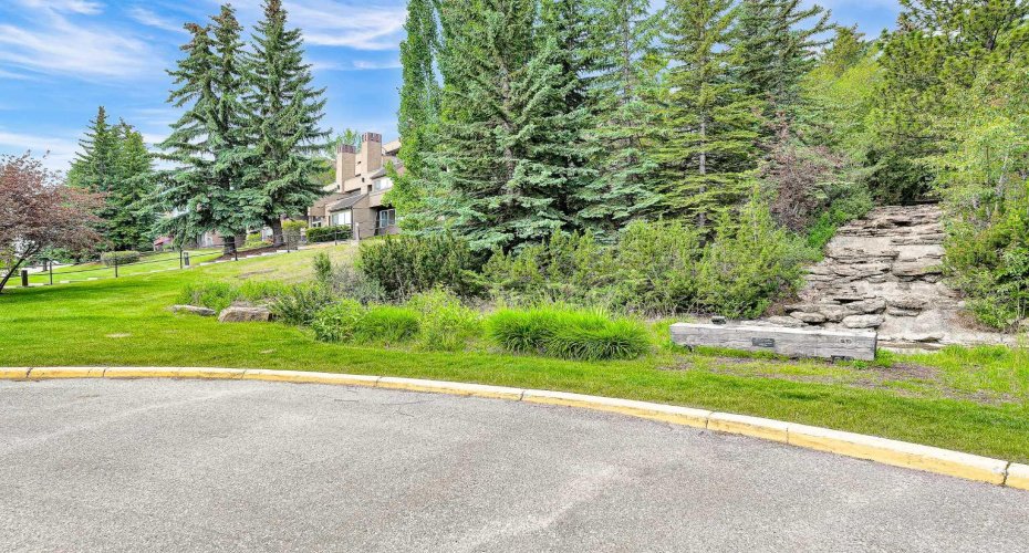 108 Village Heights, Calgary, Alberta T3H2L2, 2 Bedroom Bedrooms, 0 ,2 BathroomBathrooms,Residential,For Sale,Village,0,A2326576