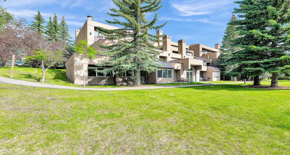 108 Village Heights, Calgary, Alberta T3H2L2, 2 Bedroom Bedrooms, 0 ,2 BathroomBathrooms,Residential,For Sale,Village,0,A2326576