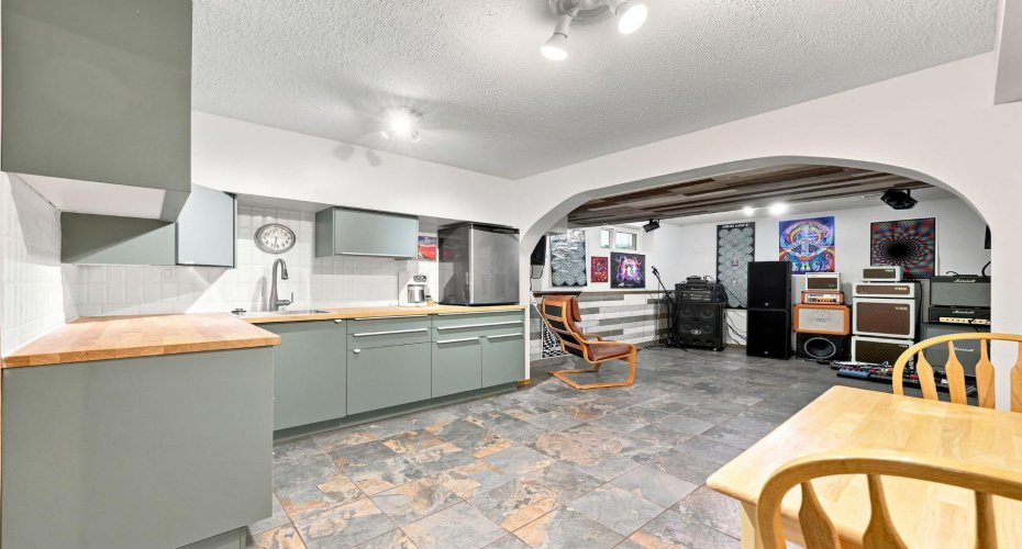 lower kitchen