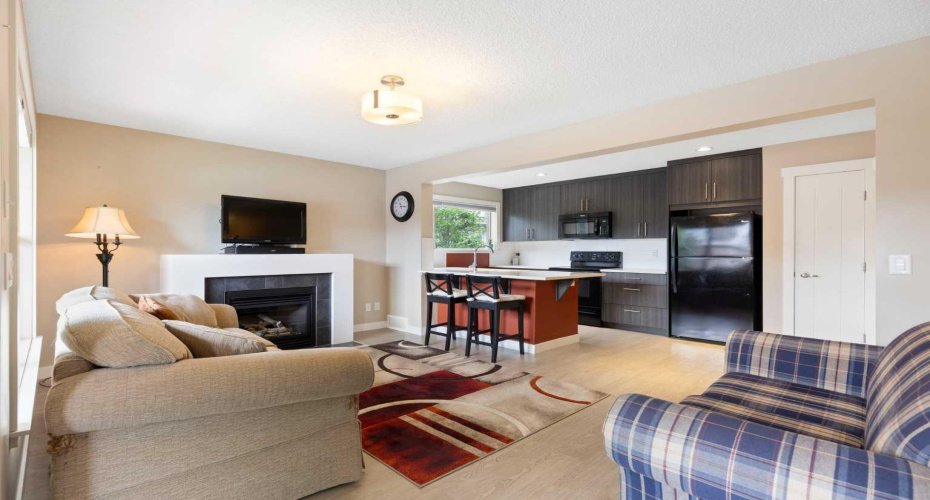 50 Belgian Lane, Cochrane, Alberta T4C 0Y5, 2 Bedrooms Bedrooms, ,3 BathroomsBathrooms,Residential,For Sale,Belgian,A2326911