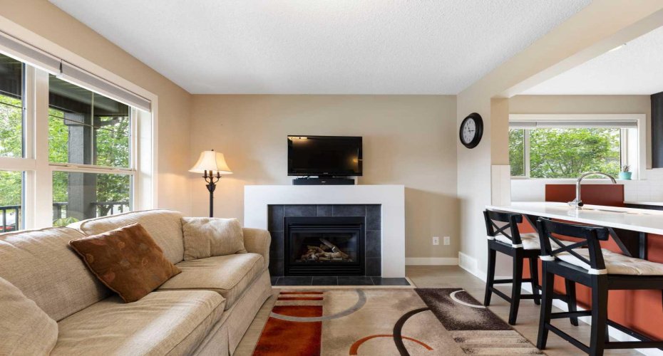 50 Belgian Lane, Cochrane, Alberta T4C 0Y5, 2 Bedrooms Bedrooms, ,3 BathroomsBathrooms,Residential,For Sale,Belgian,A2326911