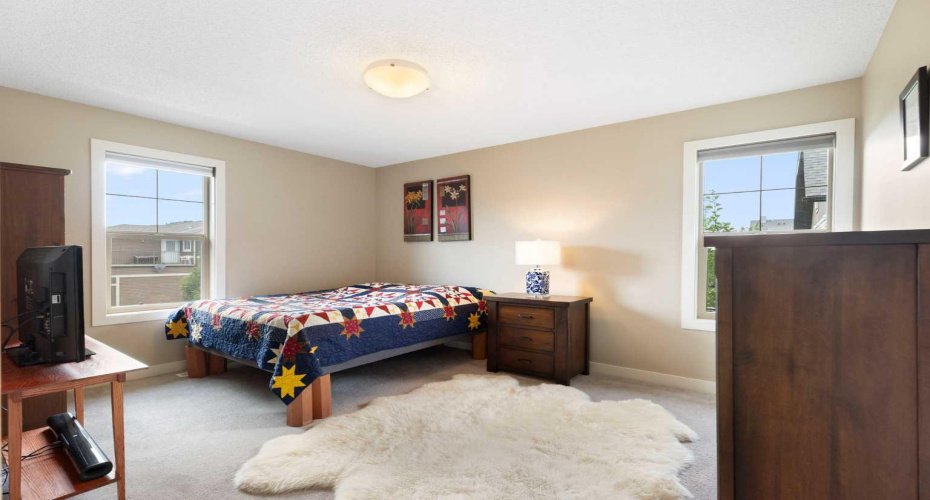 50 Belgian Lane, Cochrane, Alberta T4C 0Y5, 2 Bedrooms Bedrooms, ,3 BathroomsBathrooms,Residential,For Sale,Belgian,A2326911