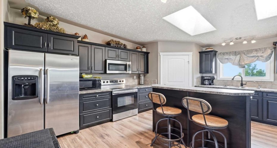 64242 258 Avenue, Rural Foothills County, Alberta T1S 4G1, 3 Bedroom Bedrooms, 0 ,3 BathroomBathrooms,Residential,For Sale,258,0,A2326995