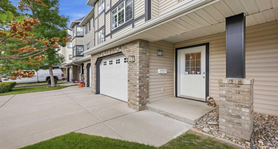 4 Cougar Ridge Mews, Calgary, Alberta T3H 5P4, 2 Bedroom Bedrooms, 0 ,2 BathroomBathrooms,Residential,For Sale,Cougar Ridge,0,A2327348