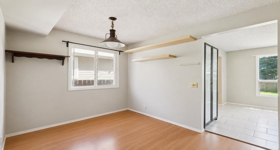 864 Queensland Drive, Calgary, Alberta T2J 6E6, 4 Bedroom Bedrooms, 0 ,2 BathroomBathrooms,Residential,For Sale,Queensland,0,A2327675