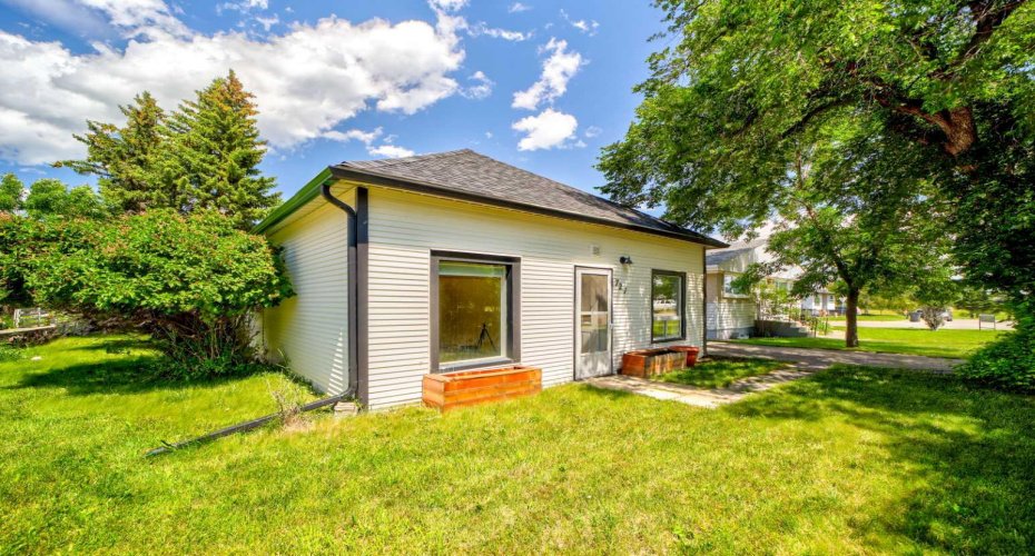 727 McDougall Street, Pincher Creek, Alberta T0K 1W0, 2 Bedroom Bedrooms, 0 ,1 BathroomBathrooms,Residential,For Sale,McDougall,0,A2327691