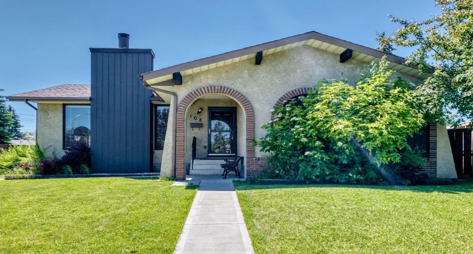 108 Falconridge Close, Calgary, Alberta T3J 1A7, 4 Bedroom Bedrooms, 0 ,3 BathroomBathrooms,Residential,For Sale,Falconridge,0,A2327799