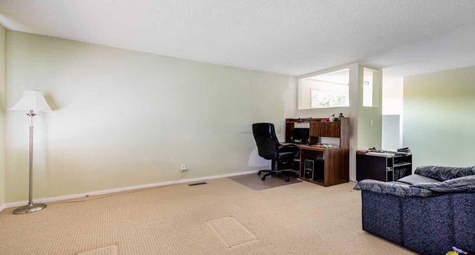 933 Marcombe Drive, Calgary, Alberta T2A 3H2, 2 Bedroom Bedrooms, 0 ,2 BathroomBathrooms,Residential,For Sale,Marcombe,0,A2327804
