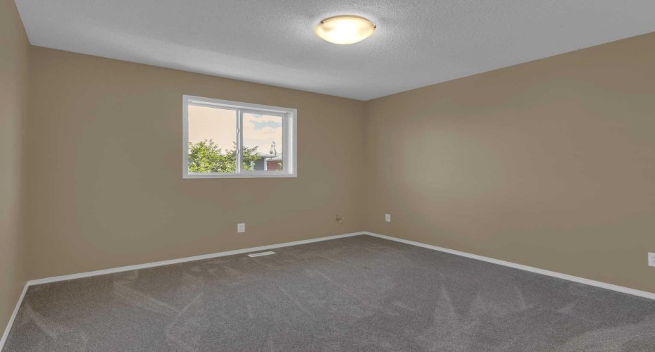 800 Yankee Valley Boulevard, Airdrie, Alberta T4A2L2, 3 Bedroom Bedrooms, 0 ,3 BathroomBathrooms,Residential,For Sale,Yankee Valley,0,A2327841