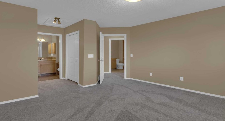 800 Yankee Valley Boulevard, Airdrie, Alberta T4A2L2, 3 Bedroom Bedrooms, 0 ,3 BathroomBathrooms,Residential,For Sale,Yankee Valley,0,A2327841