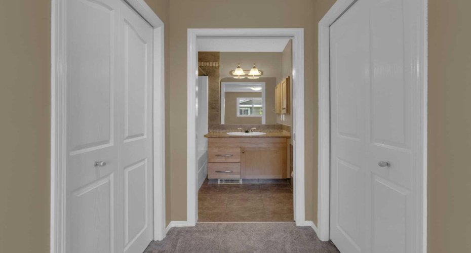 800 Yankee Valley Boulevard, Airdrie, Alberta T4A2L2, 3 Bedroom Bedrooms, 0 ,3 BathroomBathrooms,Residential,For Sale,Yankee Valley,0,A2327841