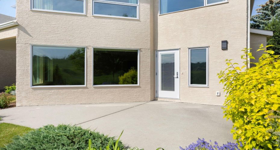 Inviting Rear Landing