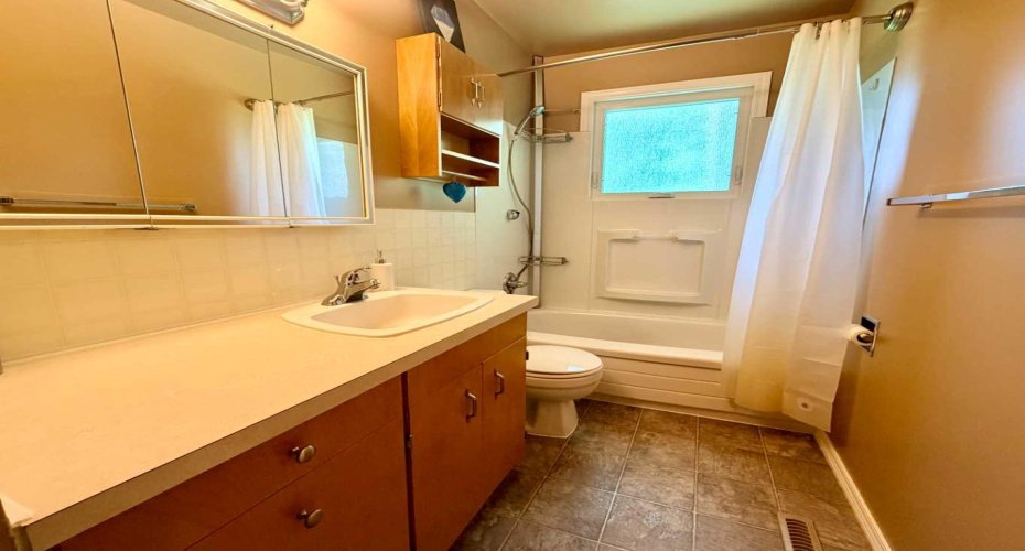 40108 Range Road 35, Rural Lacombe County, Alberta T0M 0X0, 5 Bedroom Bedrooms, 0 ,2 BathroomBathrooms,Residential,For Sale,Range Road 35,0,A2327916