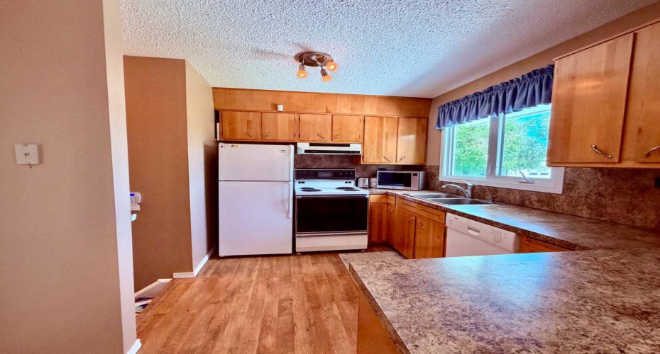 40108 Range Road 35, Rural Lacombe County, Alberta T0M 0X0, 5 Bedroom Bedrooms, 0 ,2 BathroomBathrooms,Residential,For Sale,Range Road 35,0,A2327916