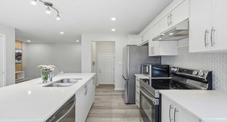 19691 Sheriff King Street, Calgary, Alberta T2X 4X5, 3 Bedroom Bedrooms, 0 ,3 BathroomBathrooms,Residential,For Sale,Sheriff King,0,A2327992