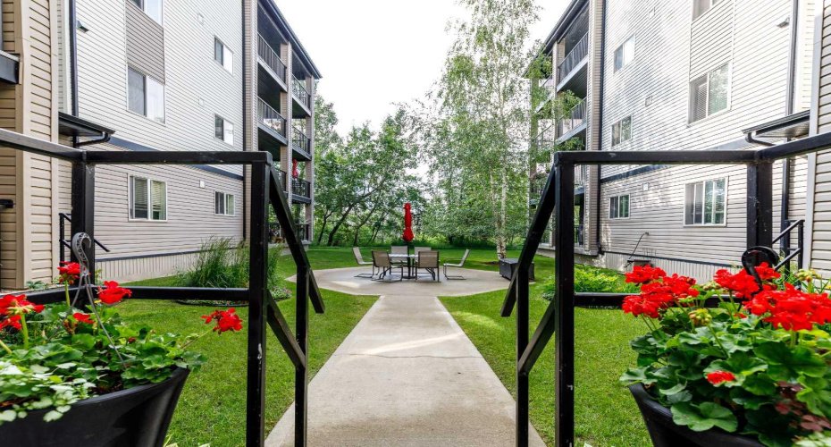 5601 KERRY WOOD Drive, Red Deer, Alberta T4N 4X3, 2 Bedroom Bedrooms, 0 ,2 BathroomBathrooms,Residential,For Sale,KERRY WOOD,0,A2328043