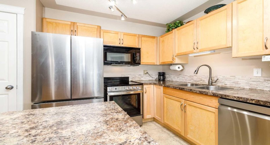 5601 KERRY WOOD Drive, Red Deer, Alberta T4N 4X3, 2 Bedroom Bedrooms, 0 ,2 BathroomBathrooms,Residential,For Sale,KERRY WOOD,0,A2328043