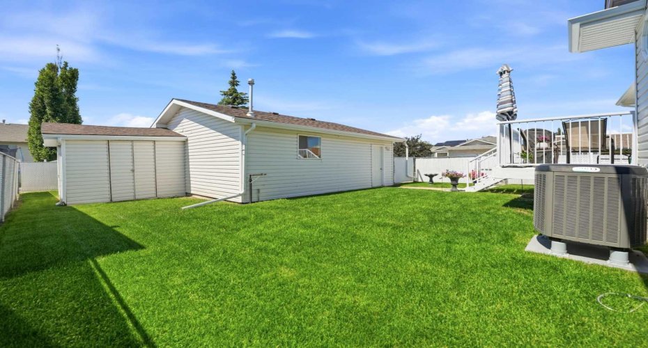 109 Logan Close, Red Deer, Alberta T4R 2N0, 4 Bedroom Bedrooms, 0 ,3 BathroomBathrooms,Residential,For Sale,Logan,0,A2328044