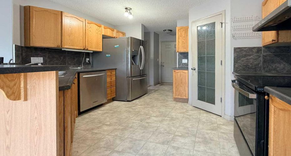 137 Cinnamon Street, Fort McMurray, Alberta T9K 2T4, 2 Bedroom Bedrooms, 0 ,3 BathroomBathrooms,Residential,For Sale,Cinnamon,0,A2328090