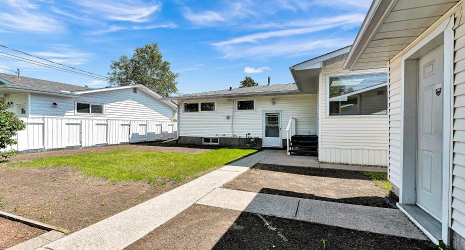 5247 Thomas Street, Calgary, Alberta T2K 3V6, 4 Bedroom Bedrooms, 0 ,2 BathroomBathrooms,Residential,For Sale,Thomas,0,A2328106